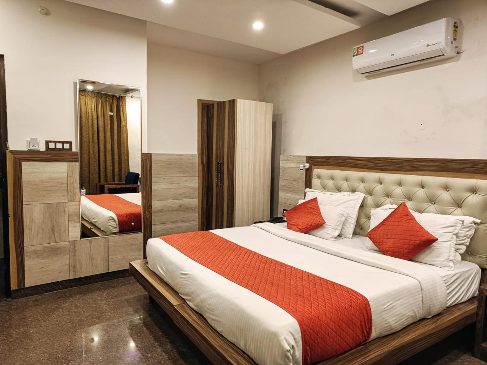 King Castle Mcleodganj-Centrally Heated And Air Cooled- Near Mall Road - Free Parking Dharamshala Exteriör bild